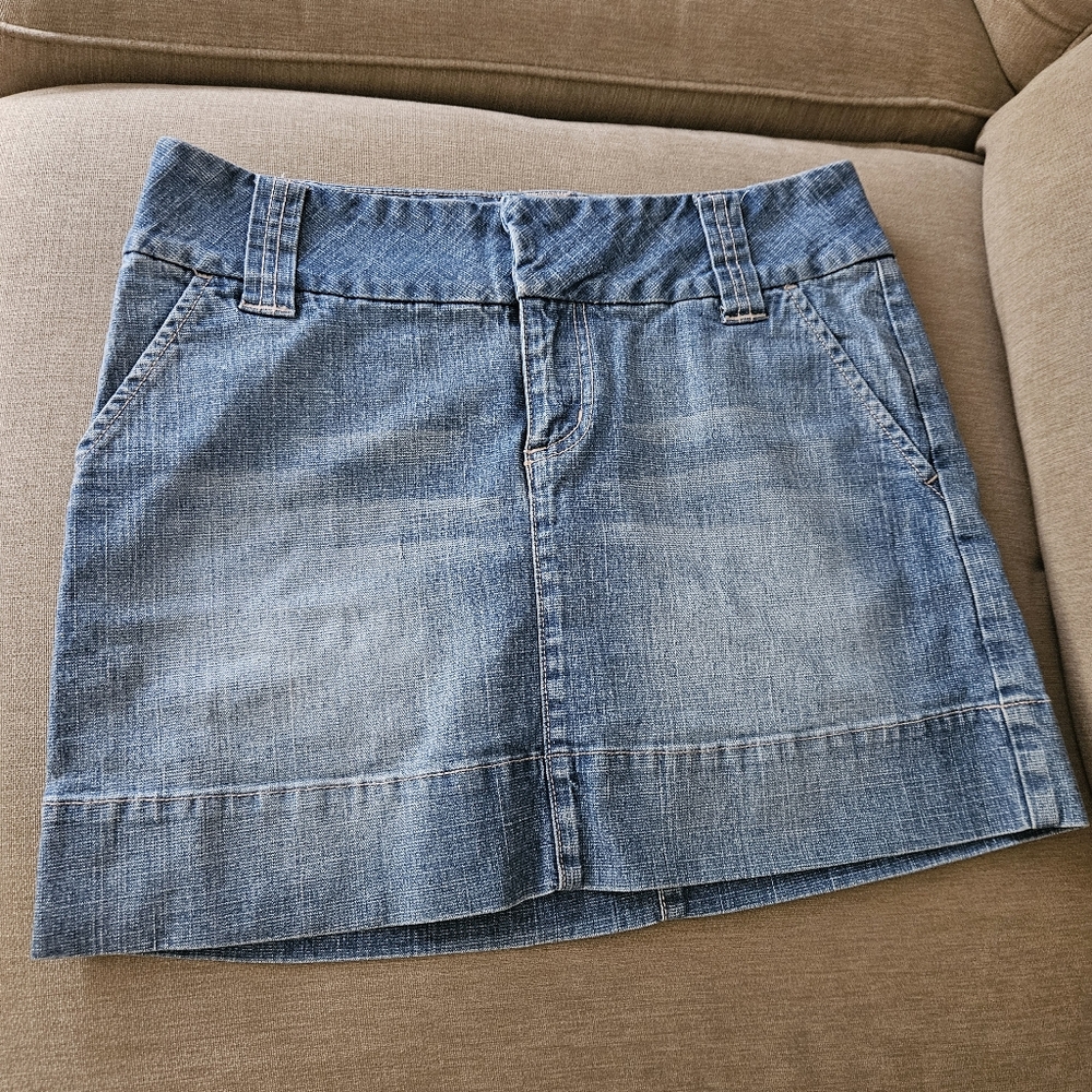 Guess jeans skirt y2k size 29 mini blue